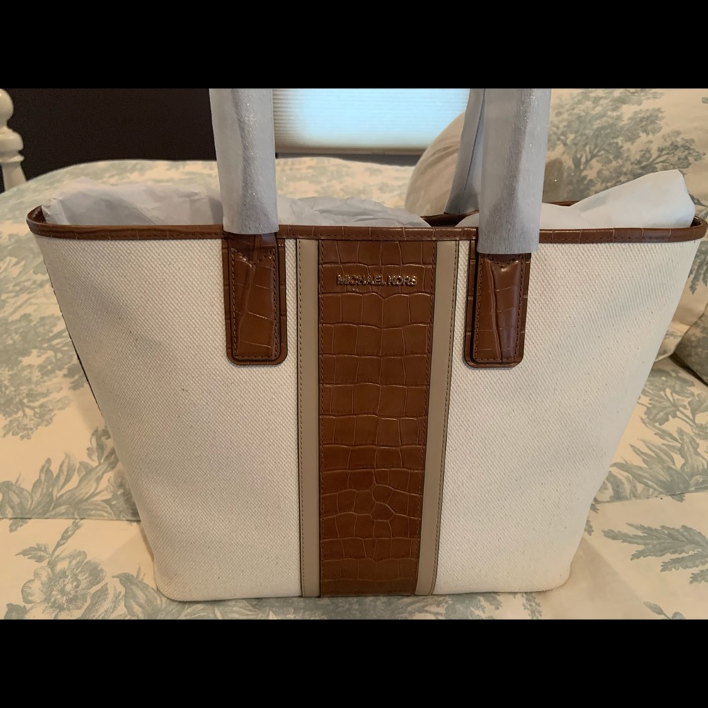 Price drop!! Michael Kors large Greenwich tote REDEUCED NWT